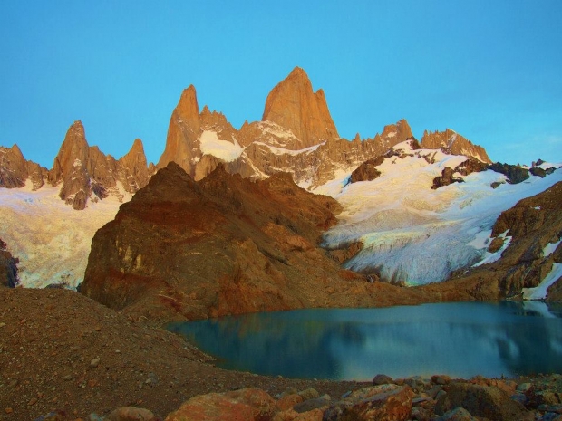 あのブランドロゴのモチーフになった山 あのブランドロゴのモチーフになった山