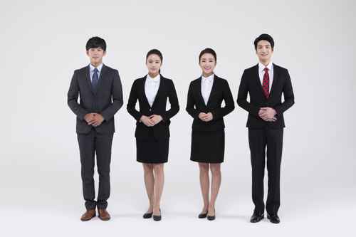 2.縦社会に慣れていて、礼儀正しい 2.縦社会に慣れていて、礼儀正しい