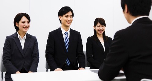 就活に臨む上で大切な「身だしなみ、話し方、座り方」 就活に臨む上で大切な「身だしなみ、話し方、座り方」